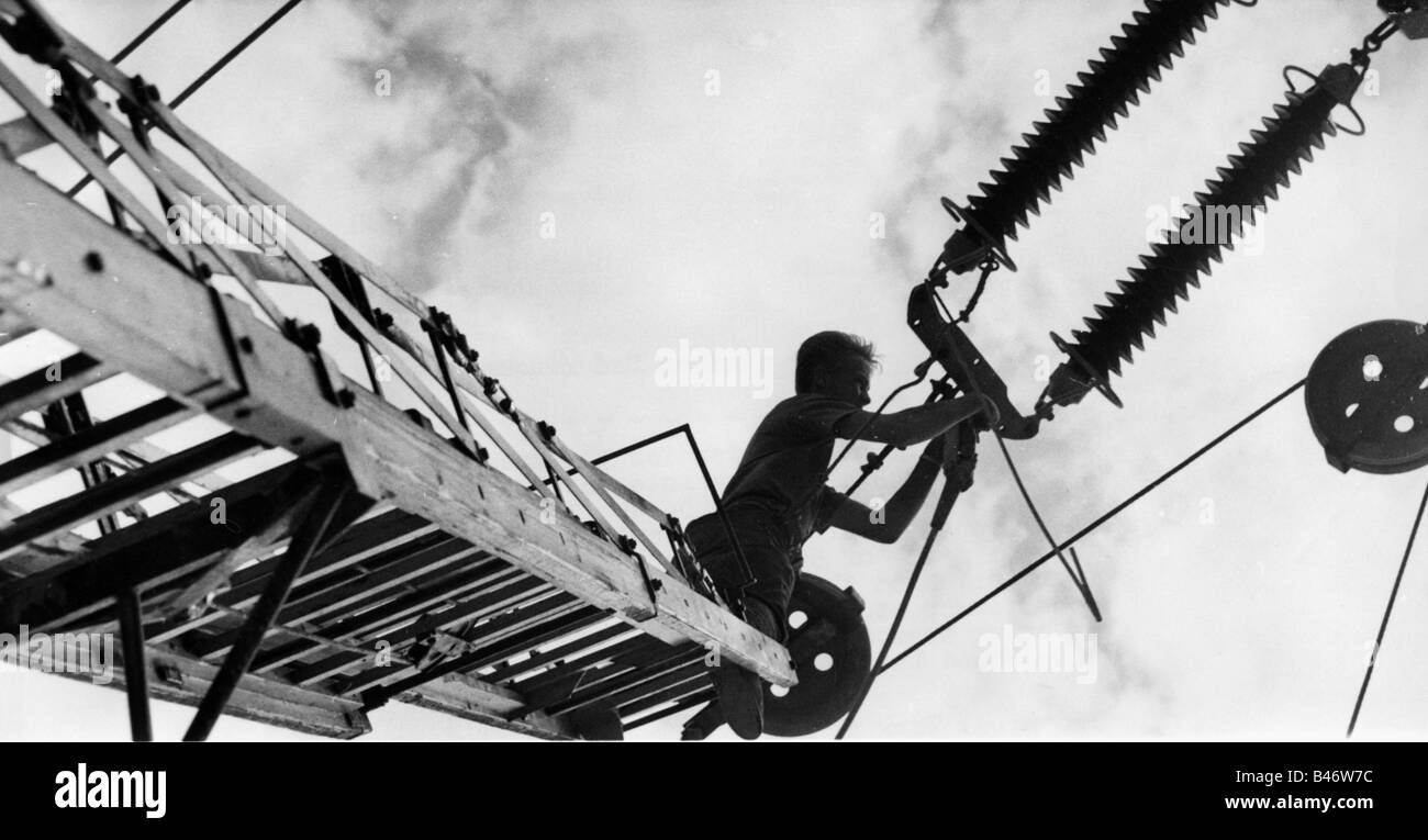 energy, electricity, transformer plant Bad Lauchstaedt, constuction, electrician at work, 27.7.1962, Stock Photo