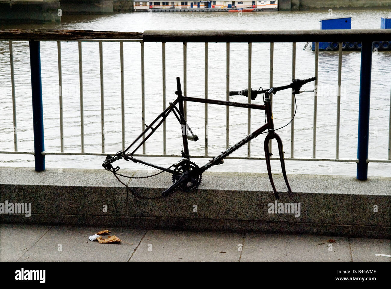 Missing wheels hires stock photography and images Alamy