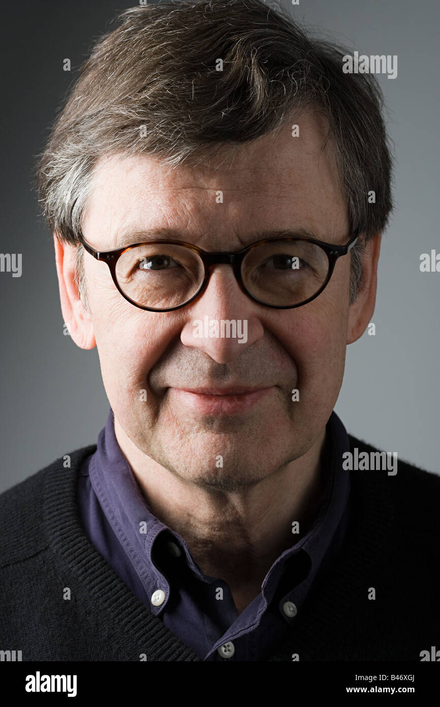 Older man wearing glasses hi-res stock photography and images - Alamy