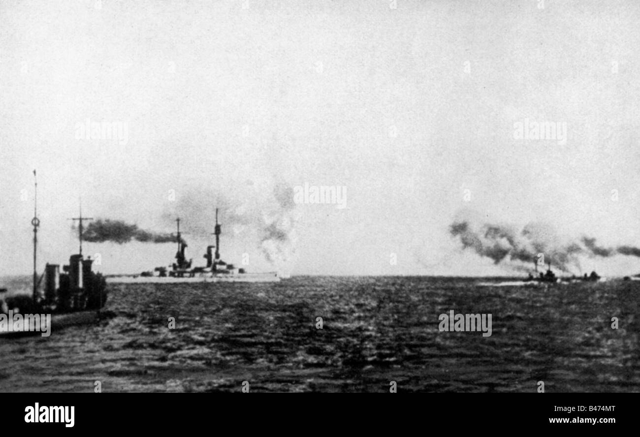 events, First World War / WWI, naval warfare, German warships in action against units of the Russian fleet, near Saaremaa, Estonia, October 1917, Stock Photo