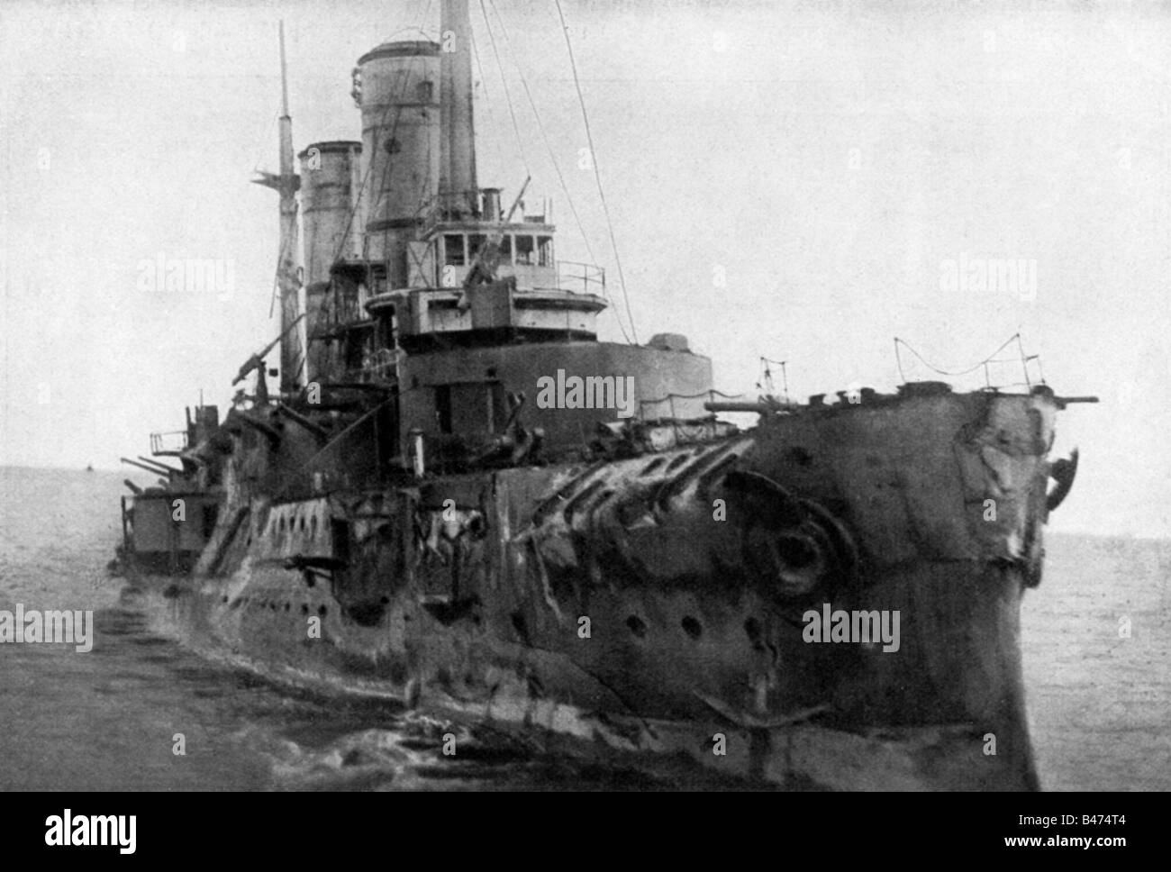 events, First World War / WWI, naval warfare, Battle of Moon Sound, Russian battleship 'Slava', heavily damaged, shortly before scuttling, October 1917, Stock Photo