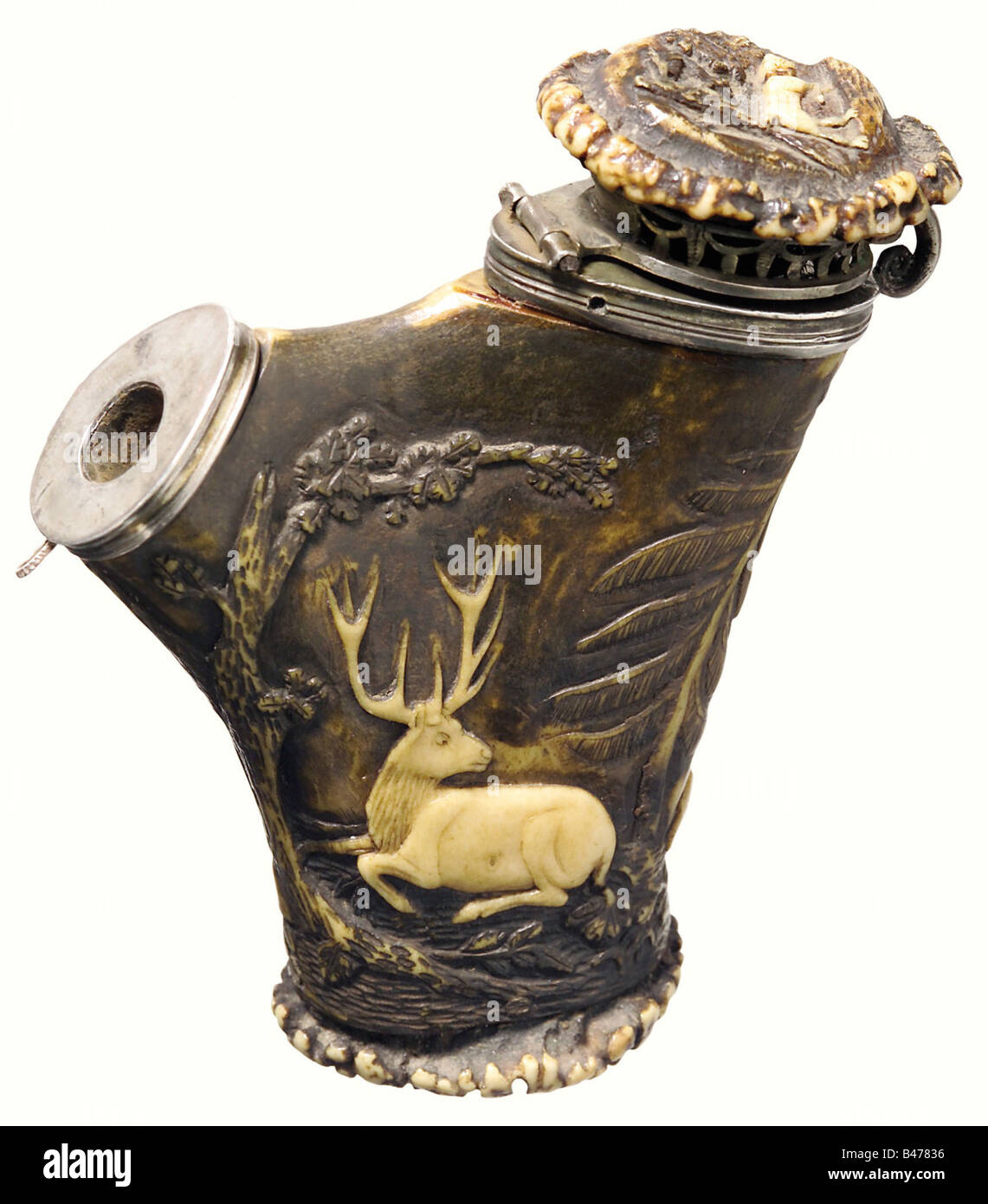 A hunter's pipe, South German, presumably by Lebrecht Schulz in Meiningen, circa 1840. The pipe bowl is of carved staghorn depic Stock Photo