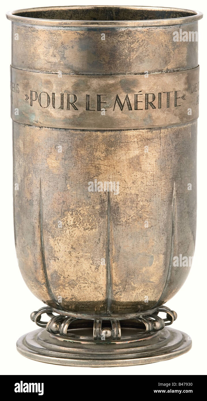 Max Immelmann - a silver goblet, presented by the officers of the 62nd Field Aerial Flight on the occasion of the award of the Pour le mérite to Immelmann on 12 January 1916. Silver with an open work, stepped base. Surrounding dedication scroll with the engraved inscription,' Pour le Mérite - Die Offiziere der Feld Flieger Abt. 62 - 12. Januar 1916 - Dem neuen Ritter des Ordens - Lt. d. R. Max Immelmann'. (Pour le Mérite - The Officers of the 62nd Field Aerial Flight - 12 January 1916 - To the new Knight of the Order - Reserve Lt. Max Immelmann). Hallmark: '925, Stock Photo
