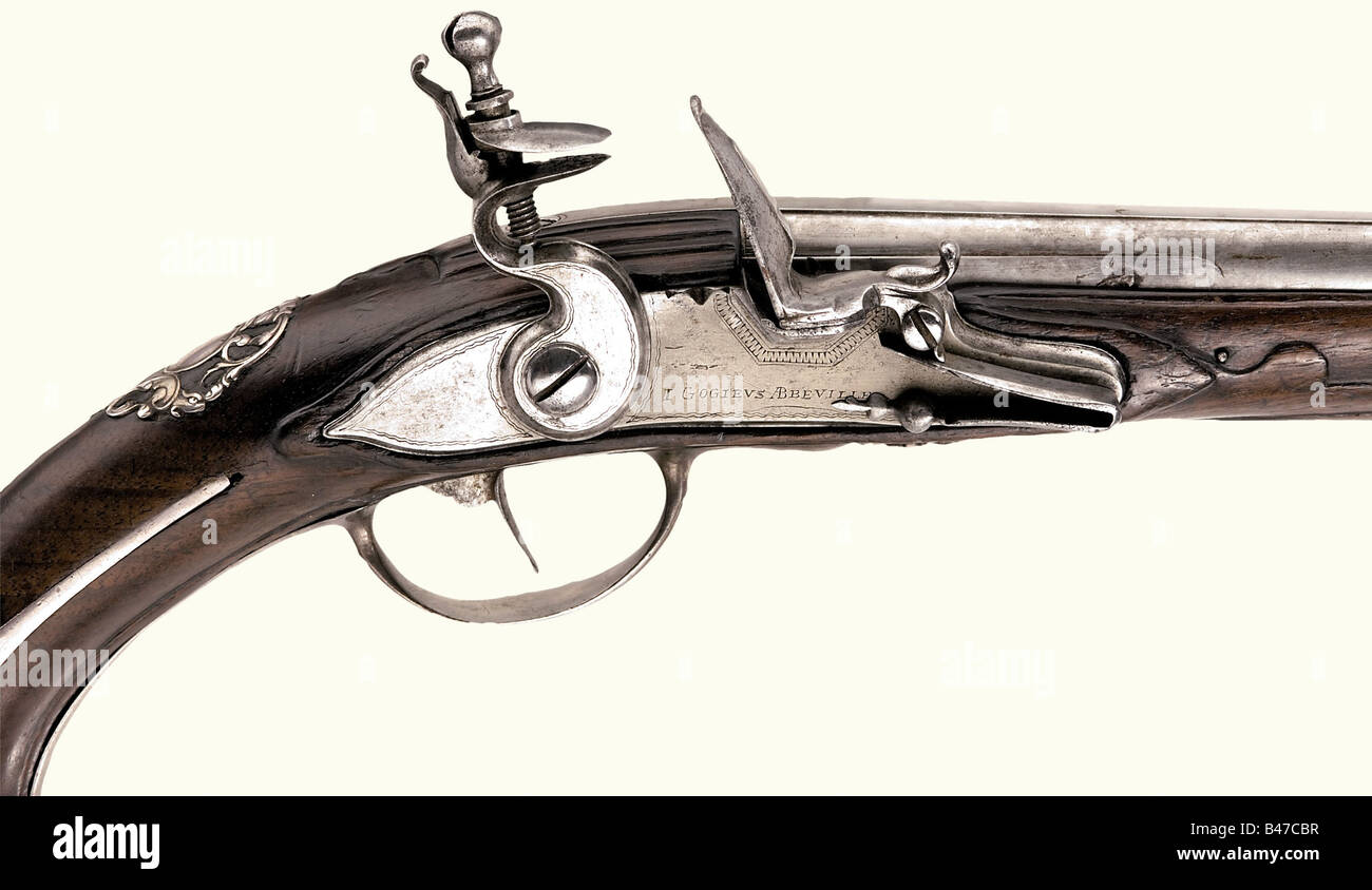 A pair of silvermounted flintlock pistols, I. Gogieus, Abbeville