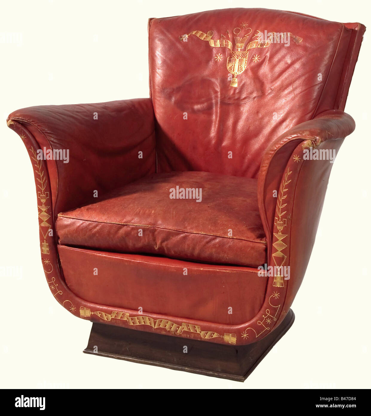 Pope Pius XII - a presentation arm chair from Prince Alfons of Bavaria, for the 1926/27 New Year to HE Msgr. Dr. Eugen Pacelli, Archbishop of Sardes and Papal Nuncio in Berlin. Red Morocco leather stamped in gold. The Munich coat of arms is on the back with a waving scrol historic, historical, 1920s, 20th century, fine arts, art, art object, art objects, artful, precious, collectible, collector's item, collectibles, collector's items, rarity, rarities, Stock Photo
