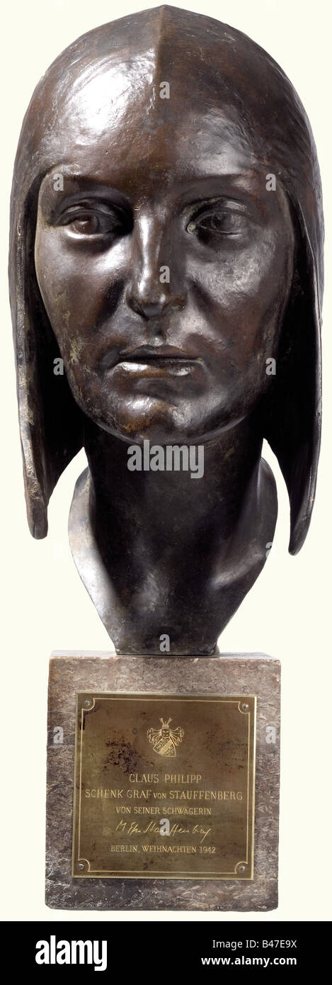 Melitta Schenk Countess von Stauffenberg - a bronze portrait head., Christmas present for her brother-in-law Claus Philipp Schenk Count von Stauffenberg from 1942. Expressive portrait with flight cap, on the nape the artist's signature 'M. Hartung'. On stone base with engraved brass dedication plaque reading (transl.) 'Claus Philipp Schenk Count von Stauffenberg from people, 1930s, 20th century, Air Force, branch of service, branches of service, armed service, armed services, military, militaria, air forces, object, objects, stills, clipping, clippings, cut out, Stock Photo