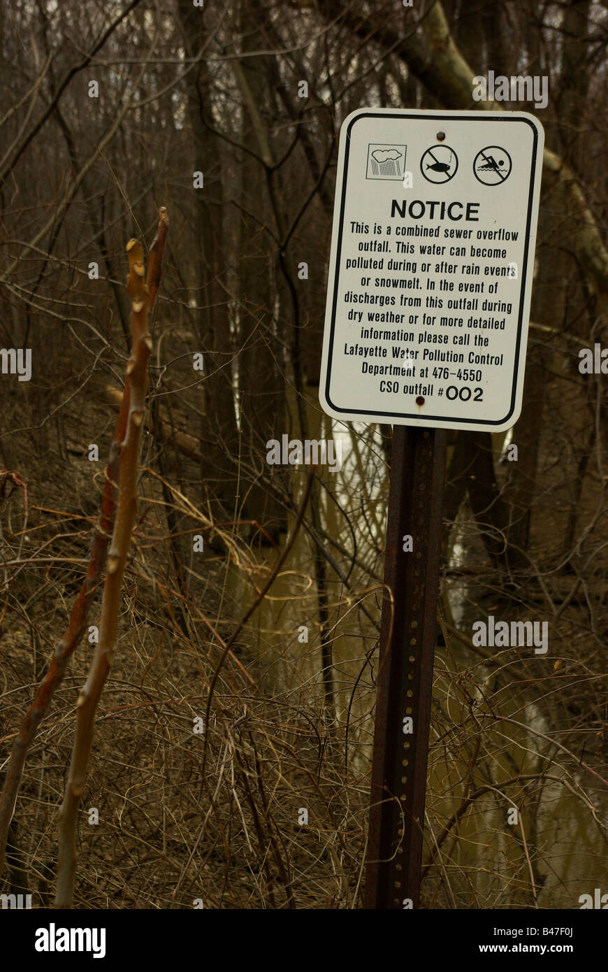 A sign warning of water pollution near the Wabash River Stock Photo