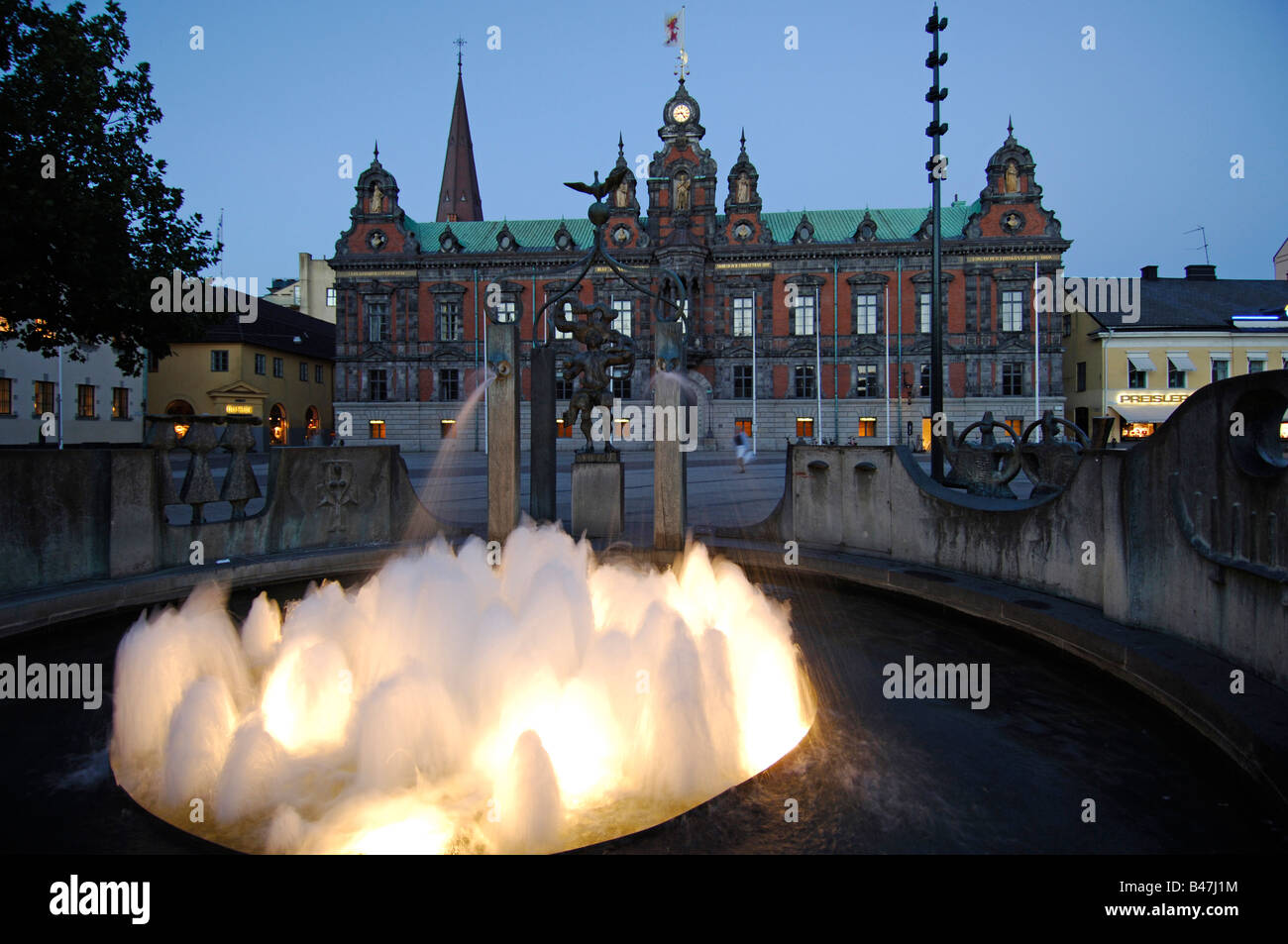 Fountain in front of the Rådhus Stortorget Malmö Skåne Sweden Stock ...