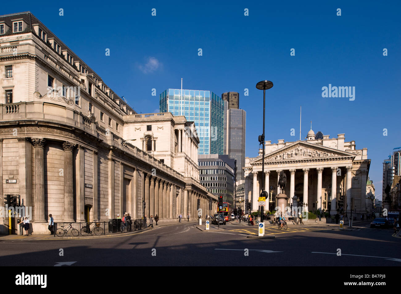 Bank of england stock hi-res stock photography and images - Alamy