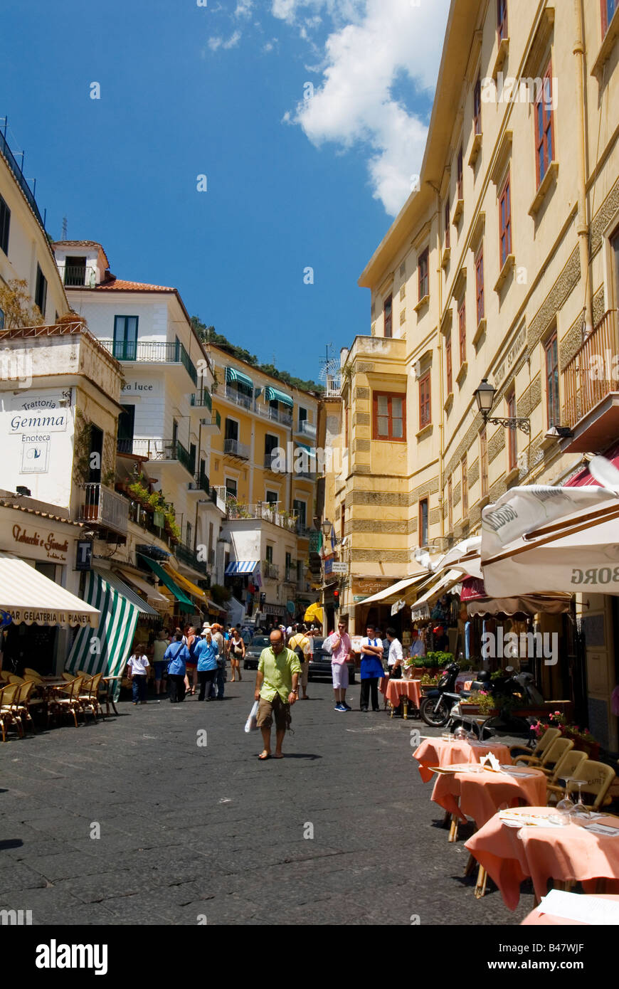 Summer crowds in the town of Amalfi Italy Stock Photo - Alamy