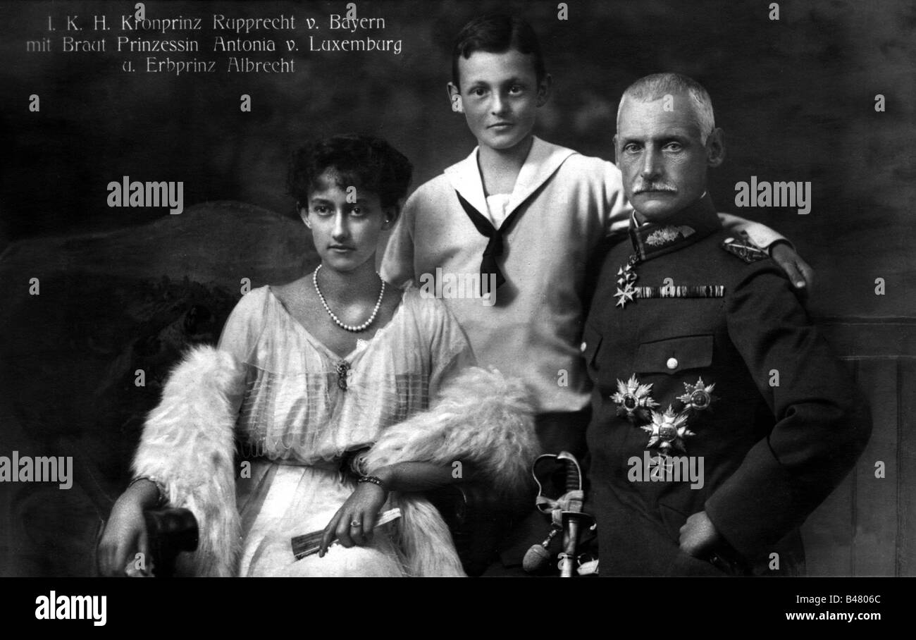 Rupprecht, 18.5.1869 - 2.8.1955, Crown prince of Bavaria, with his bride Antonia and son albrecht, picture-postcard after photo by F. Grianer, Verlag Percy Heim, Munich, circa 1918, Stock Photo