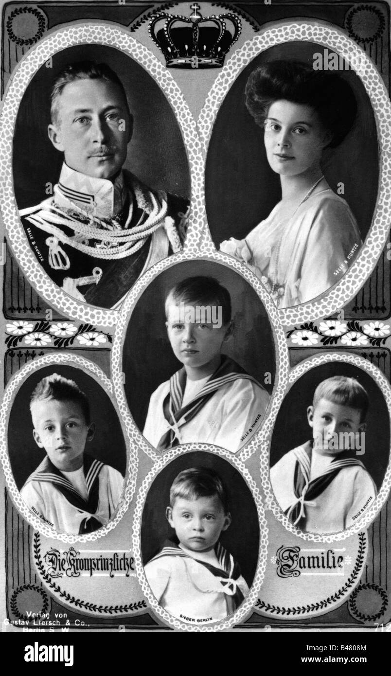 William, 6.5.1882 - 20.7.1951, German Crown Prince  15.6.1888 - 9.11.1918, with familiy, postcard, circa 1914, , Stock Photo