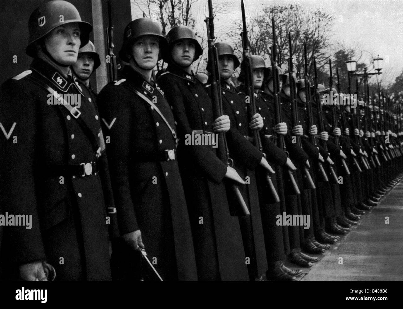 Nazism / National Socialism, organisations, SS (Schutzstaffel), guard of honour of the Leibstandarte 'Adolf Hitler', Munich, Königsplatz, 9.11.1935, , Stock Photo