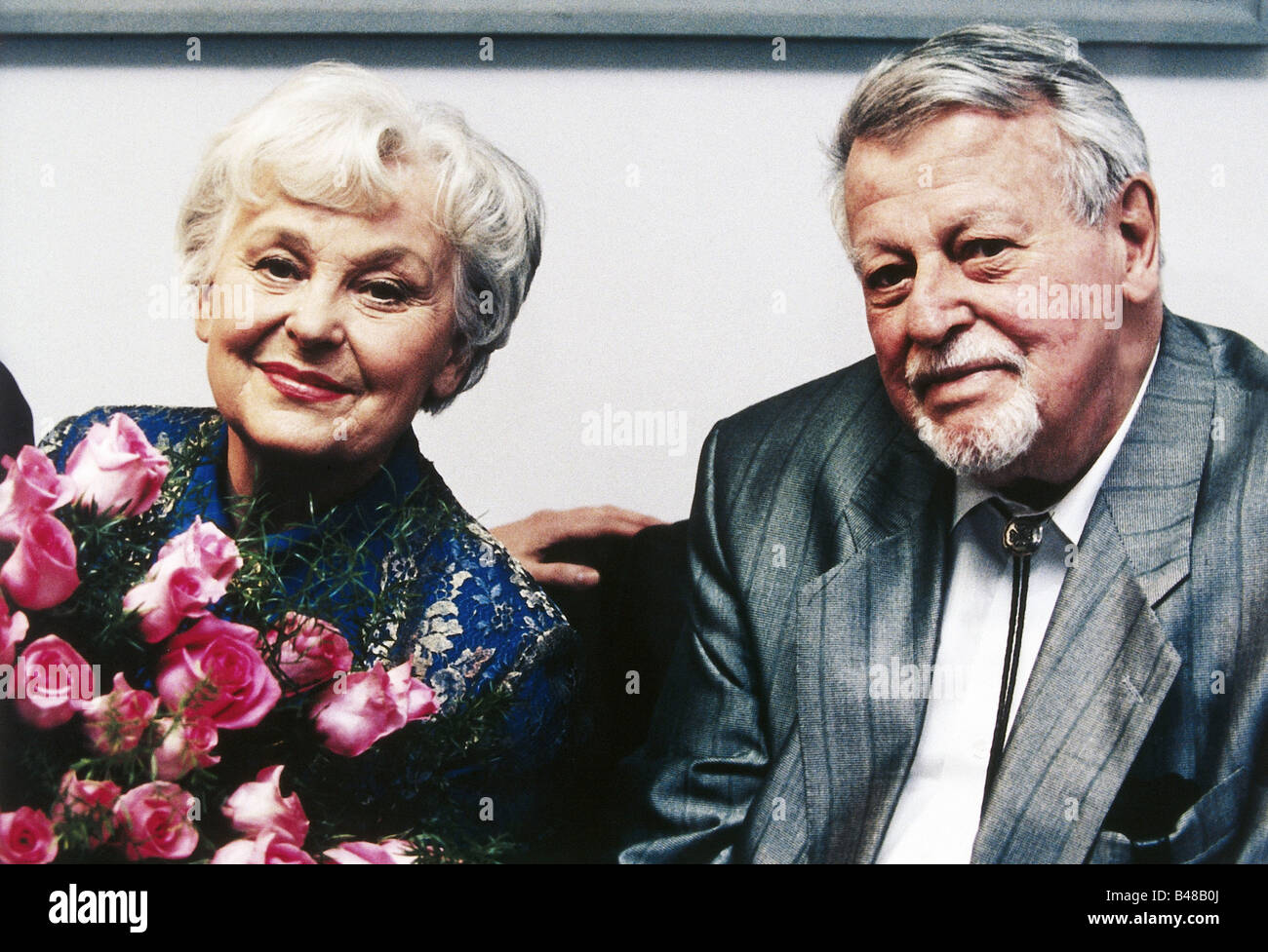 Löbel, Bruni, 20.12.1920 - 27.09.2006, German actress, portrait, with husband, Holger Hagen, at 75th birthday party, 19.12.1995, Stock Photo