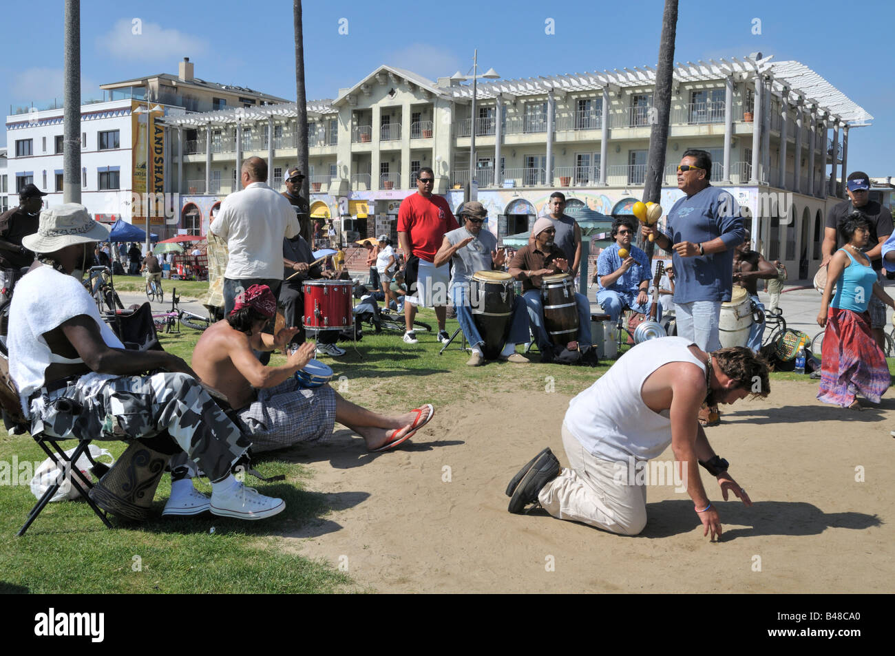 A rhythm session in full swing just off of popular Ocean Front Walk, Venice Beach Stock Photo