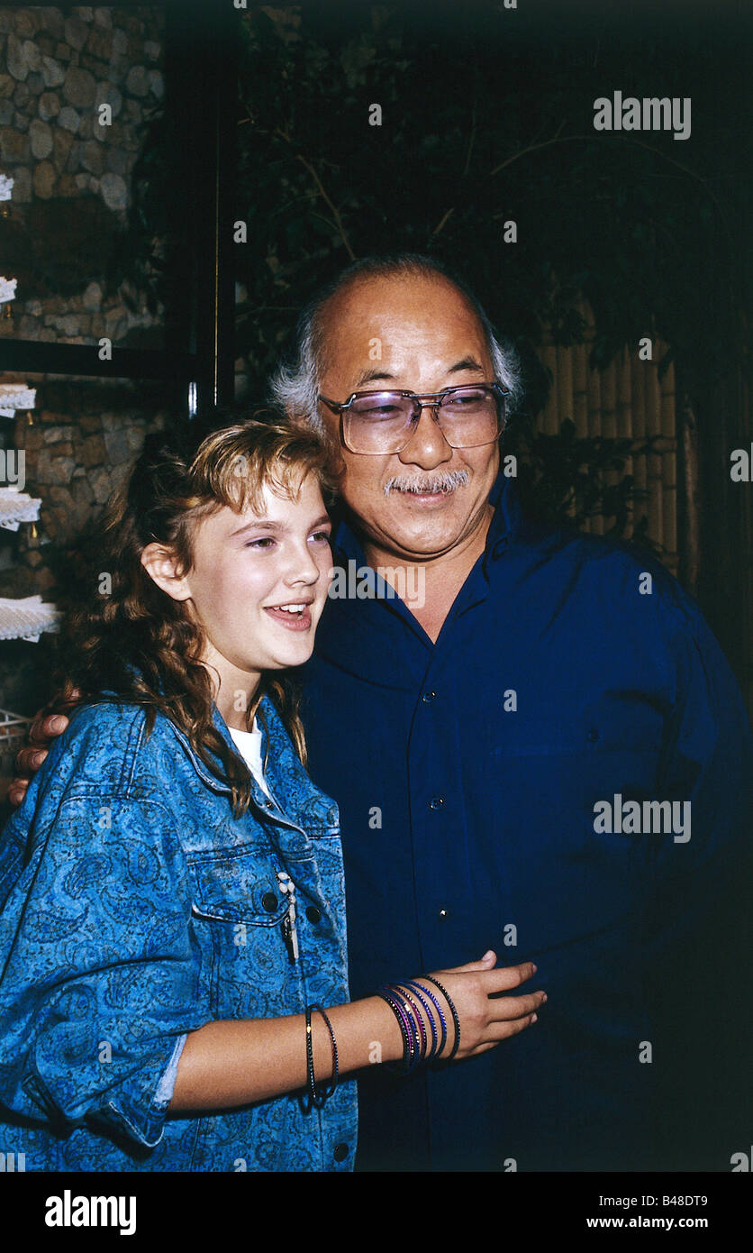 Barrymore, Drew, * 22.2.1975, US actress, half length, with Noriyuki 'Pat' Morita, Munich, August 1986, Stock Photo