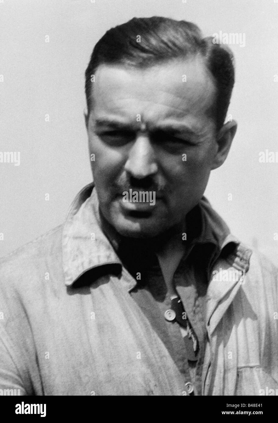 events, Second World War / WWII, France, Dieppe, 19.8.1942, captured Canadian colonel, detention camp near Verneuil, Stock Photo