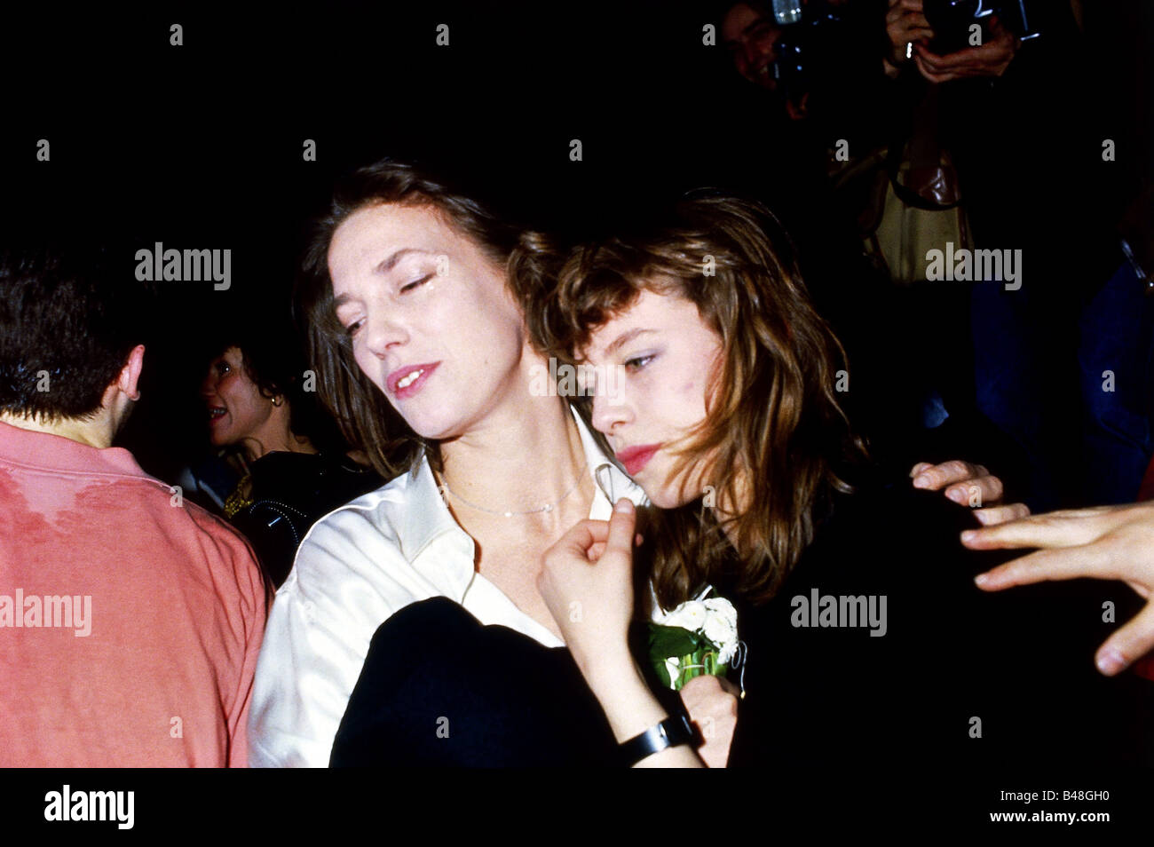 Birkin, Jane, * 14.12.1946, British actress and singer, with Kate Barry,  fashion show for Claude Petin, 1986 Stock Photo - Alamy