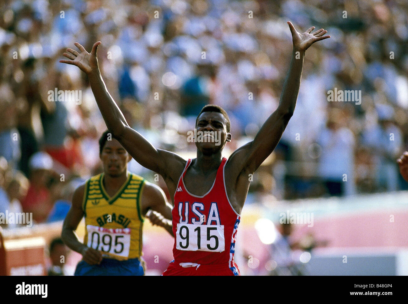 Carl lewis gold medal hi-res stock photography and images - Alamy