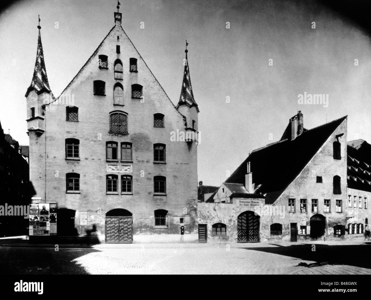 geography / travel, Germany, cities, Munich, museum, Münchner Stadtmuseum, exterior view, circa 1920s, , Stock Photo