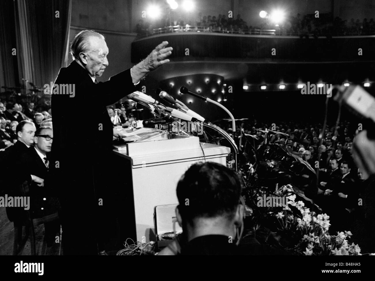 Adenauer, Konrad, 5.1.1876 - 19.4.1967, German politician (CDU) and statesman, Chancellor of Germany 1949 - 1963, half length, 13th Federal Conference of the CDU party, Duesseldorf, 28.3.1965 - 31.3.1965, , Stock Photo