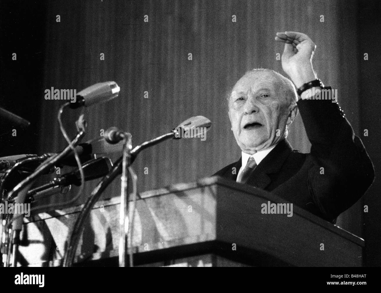 Adenauer, Konrad, 5.1.1876 - 19.4.1967, German politician (CDU) and statesman, Chancellor of Germany 1949 - 1963, half length, speech, 14th Federal Conference of the CDU party, Bonn, 21.3.1966 - 23.3.1966, Stock Photo