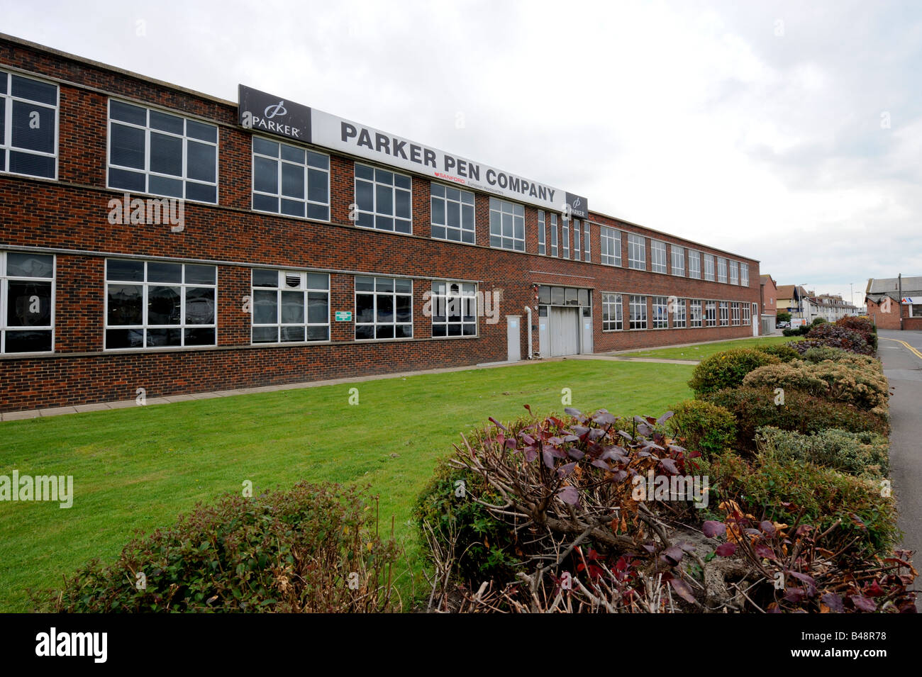 Parker pen company building hi-res stock photography and images - Alamy