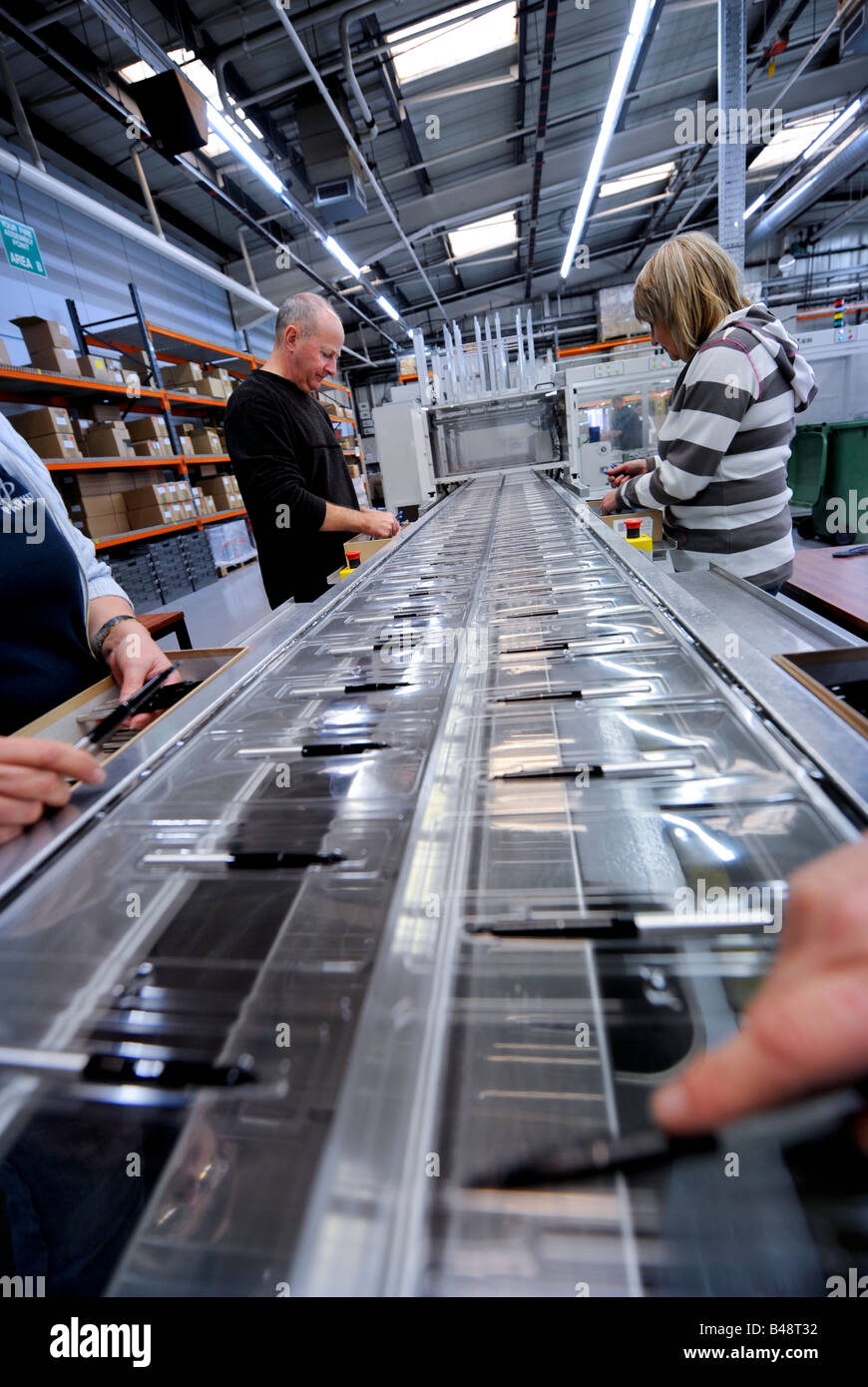 Parker Pen factory in Newhaven, Sussex, UK. the assembly line of the famous  pen brand as it celebrated 120 years in 2008 Stock Photo - Alamy