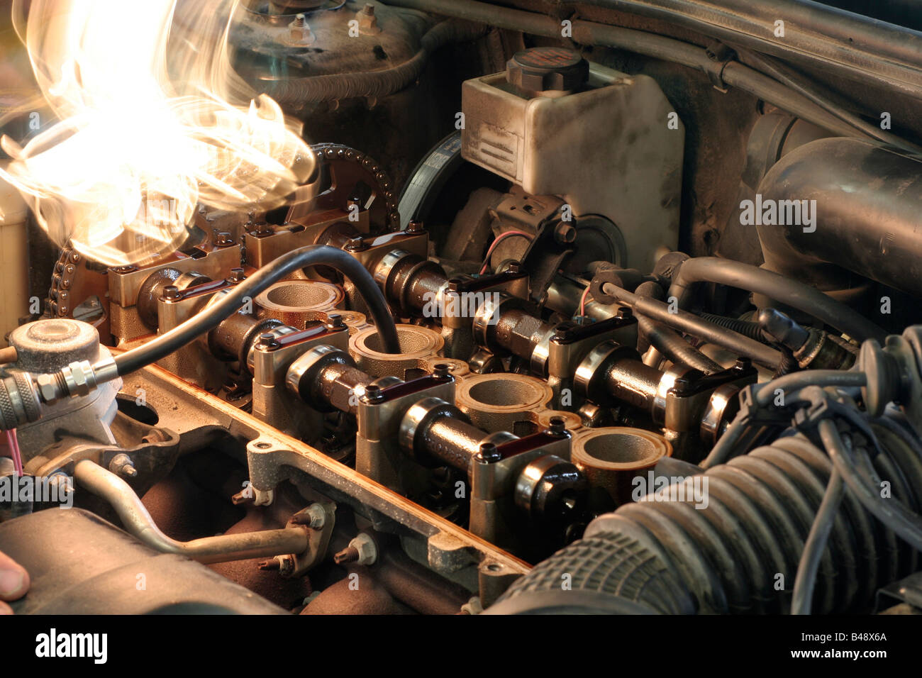 Dohc 4 valve hires stock photography and images Alamy