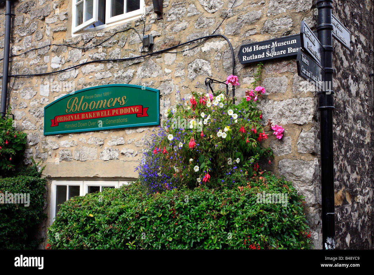 Bloomers Bakewell Pudding Shop in Bakewell, Derbyshire, England, UK. Stock Photo