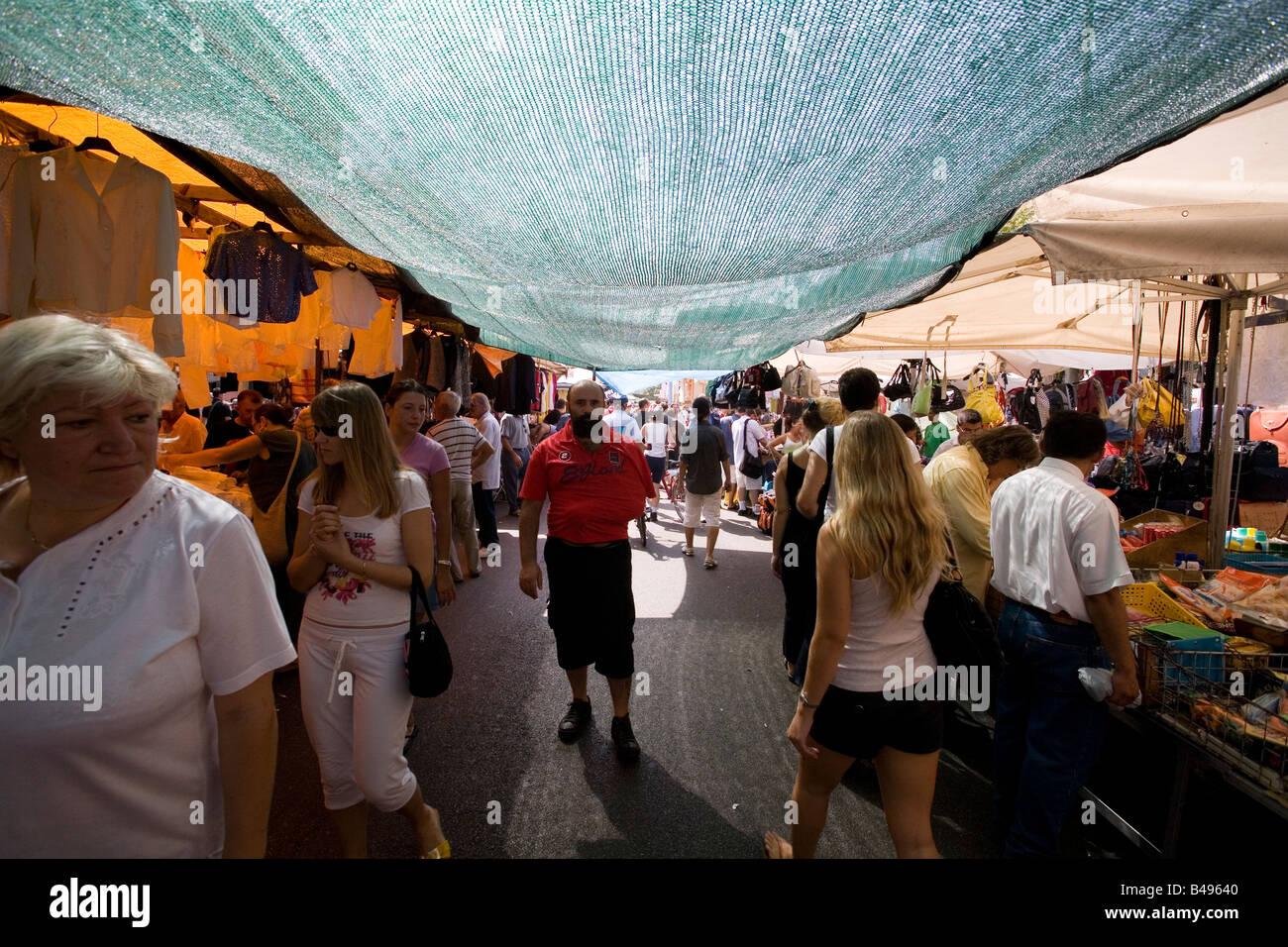 Market stalls italy hi-res stock photography and images - Page 2 - Alamy