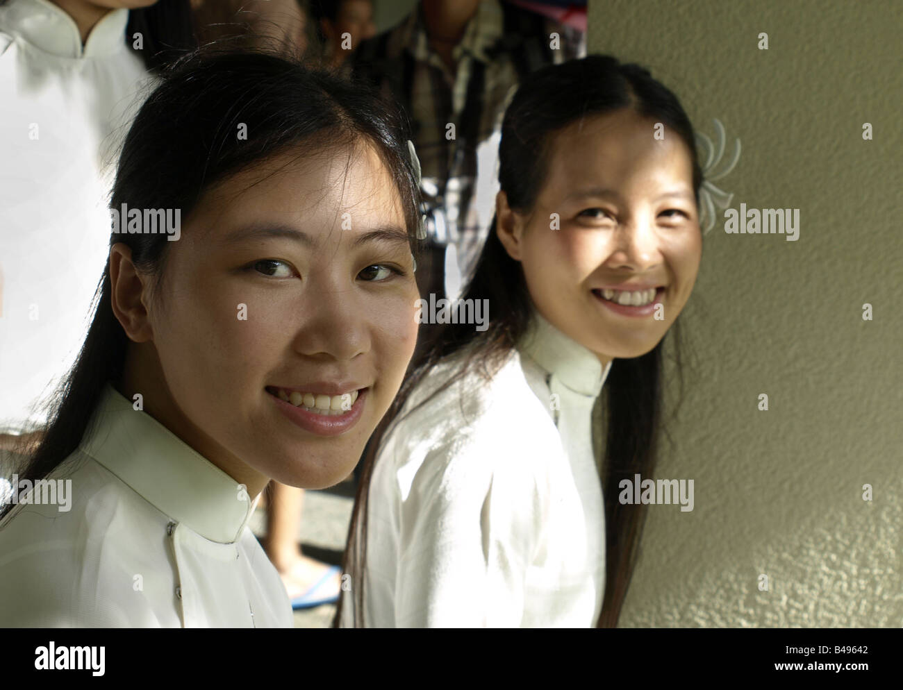 Happy vietnamese girls hi-res stock photography and images - Alamy