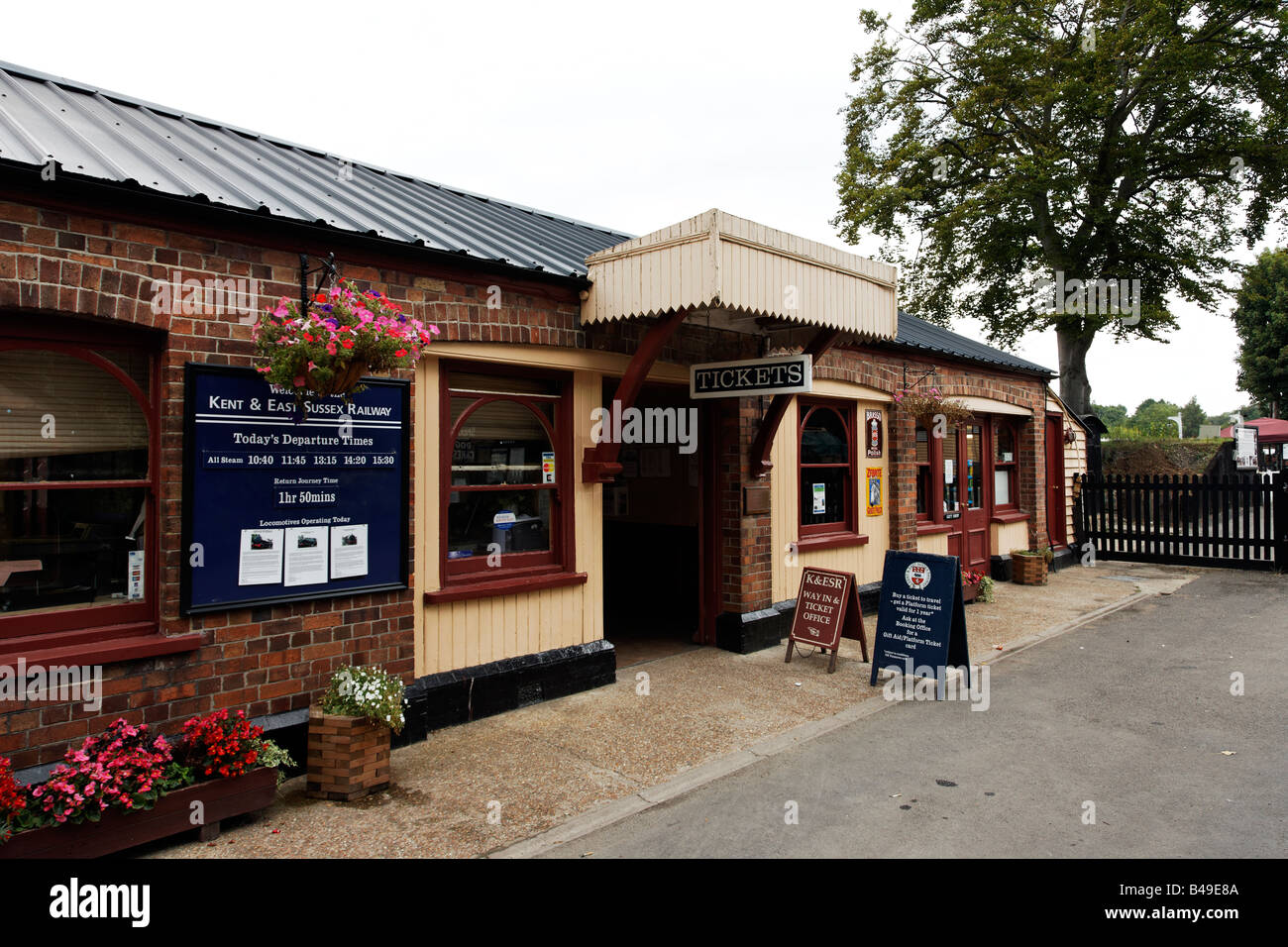 Tenterden steam railway ticket office Stock Photo