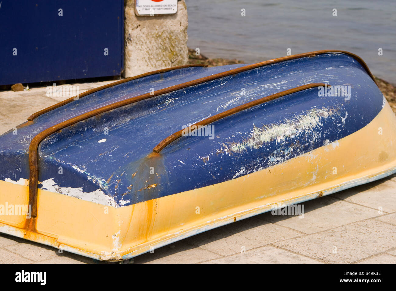 Upside down boat hires stock photography and images Alamy