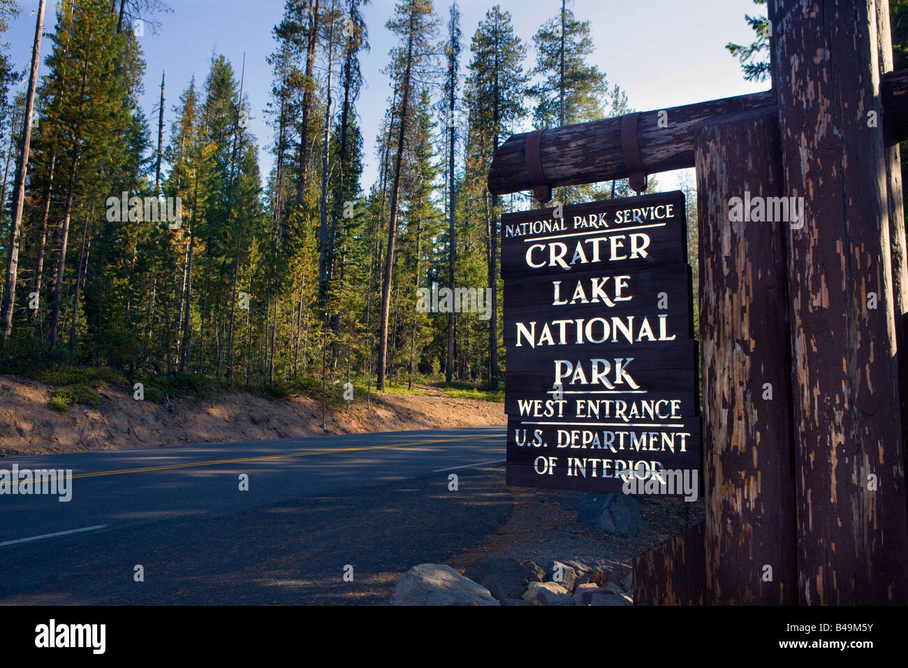 National Park Service entrance sign to the western entrance of Crater Lake National Park, Oregon Stock Photo