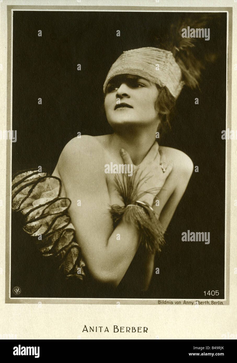 Berber, Anita, 10.6.1899 - 10.11.1928, German dancer, half length, studio,  photograph, by Anny Eberth, Berlin, 1920s, 20s, dance, dancing, studio  Stock Photo - Alamy