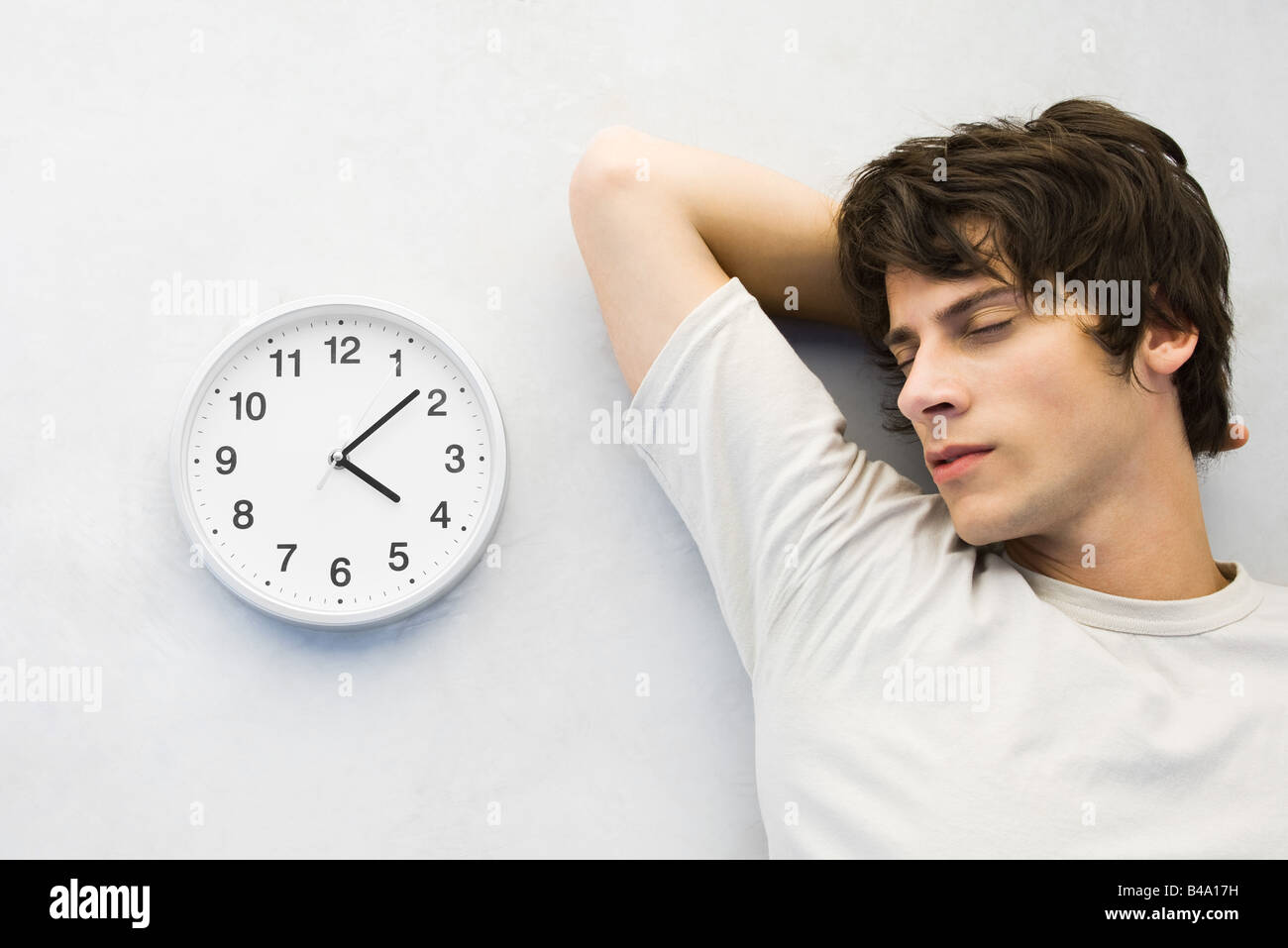Taking clock off wall hires stock photography and images Alamy