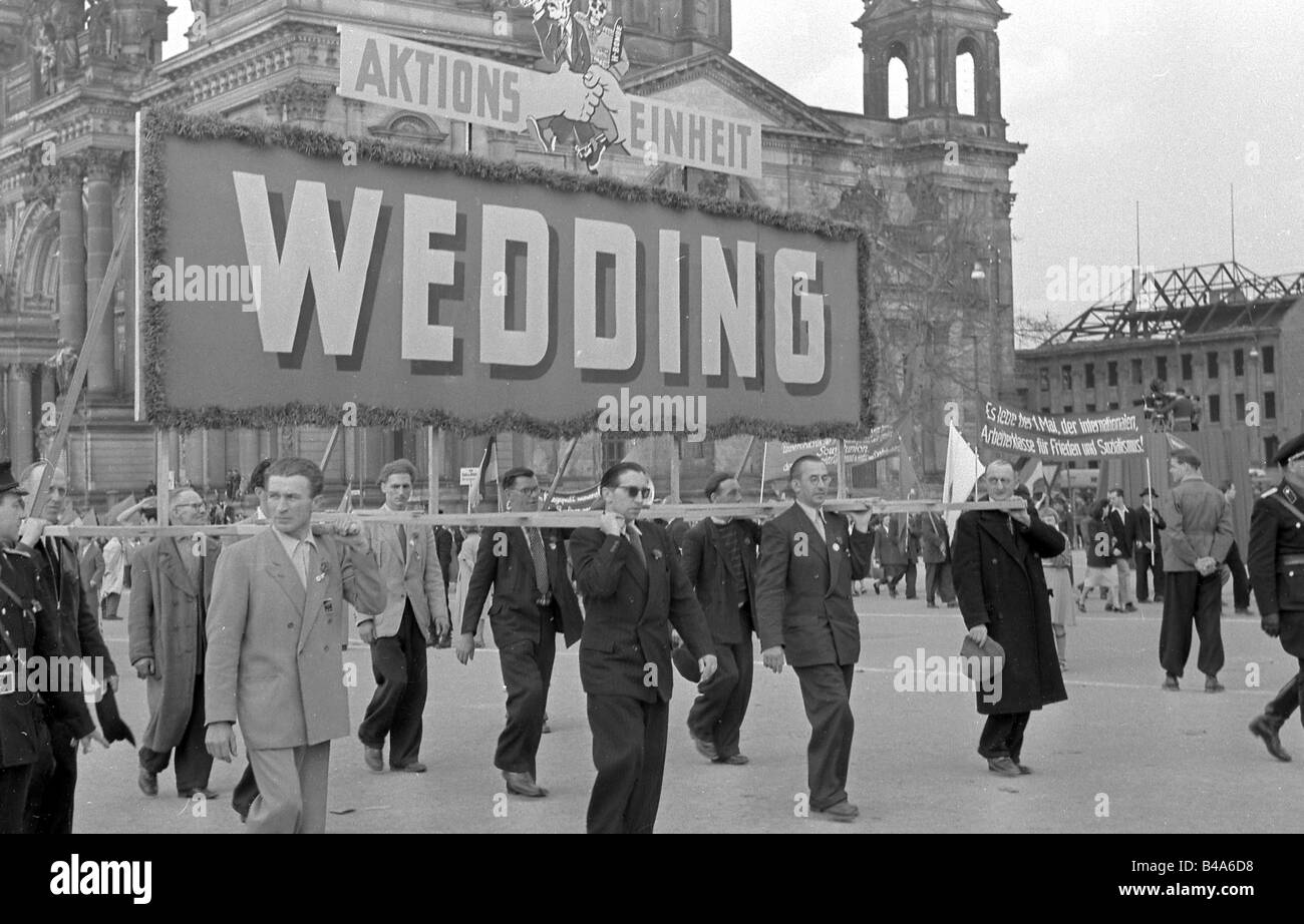 1950s parade hi-res stock photography and images - Alamy