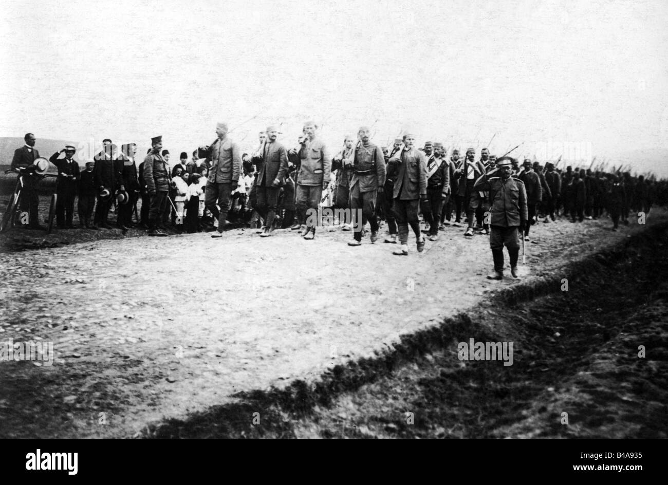 events, First World War / WWI, Balkan Front, Serbia, Montenegrin soldiers arrive at Mitrovica, 1915, Stock Photo