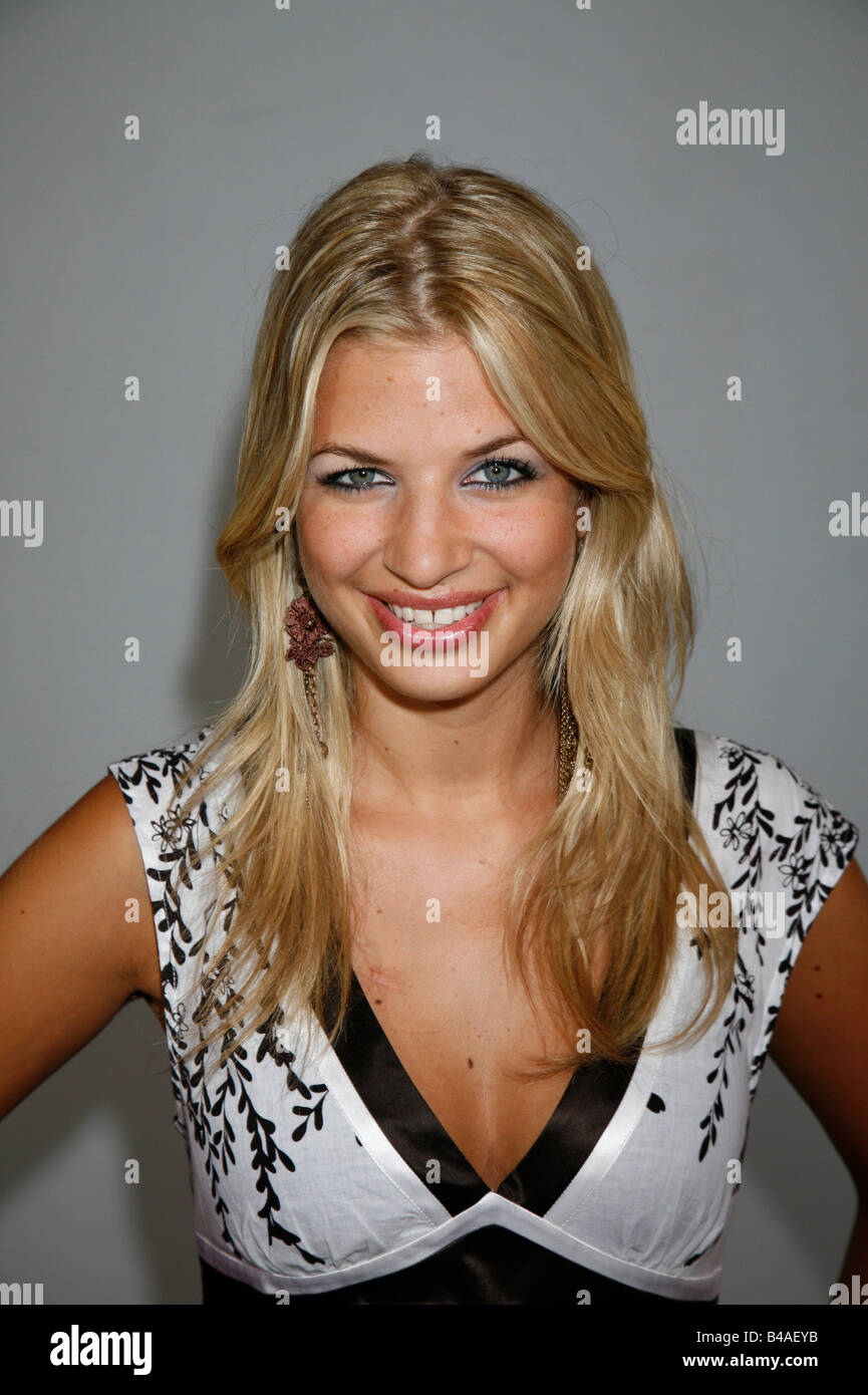 German blonde actress hi-res stock photography and images - Alamy