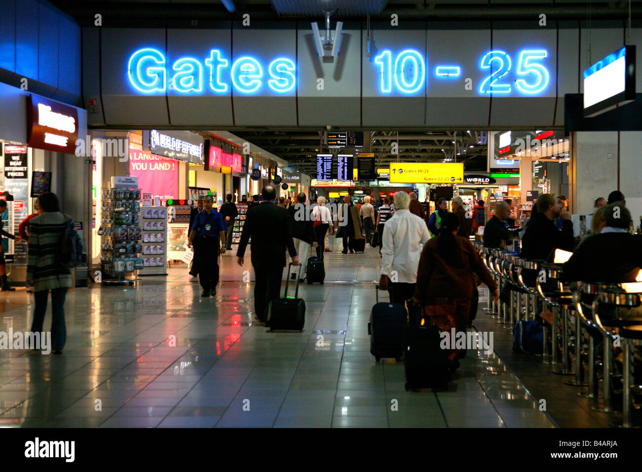 Terminal 4 Platform Terminal four hi-res stock photography and images - Alamy