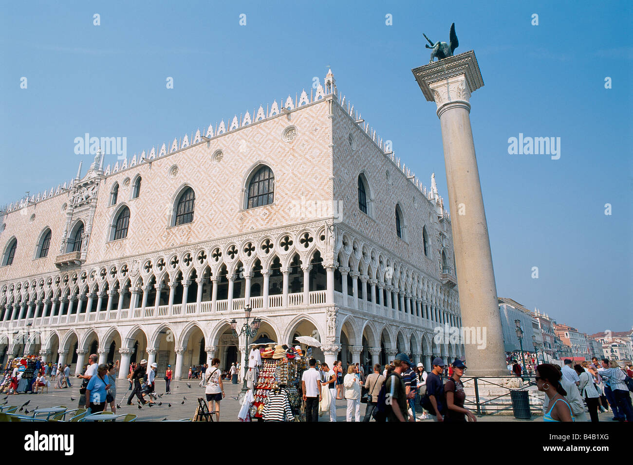 Italie Venise Place Saint Marc Le Palais Des Doges Stock Photo Alamy