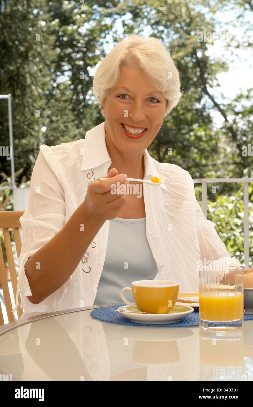 Woman Eating A Boiled Egg Hi Res Stock Photography And Images Alamy