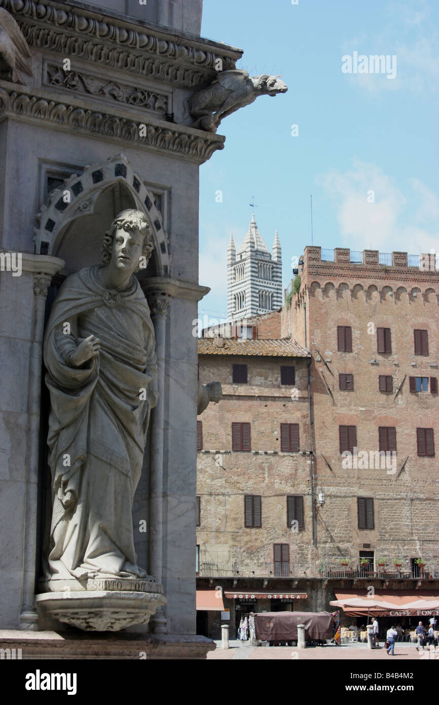 Statue of the Palazzo Pubblico, Siena, Italy Stock Photo Alamy