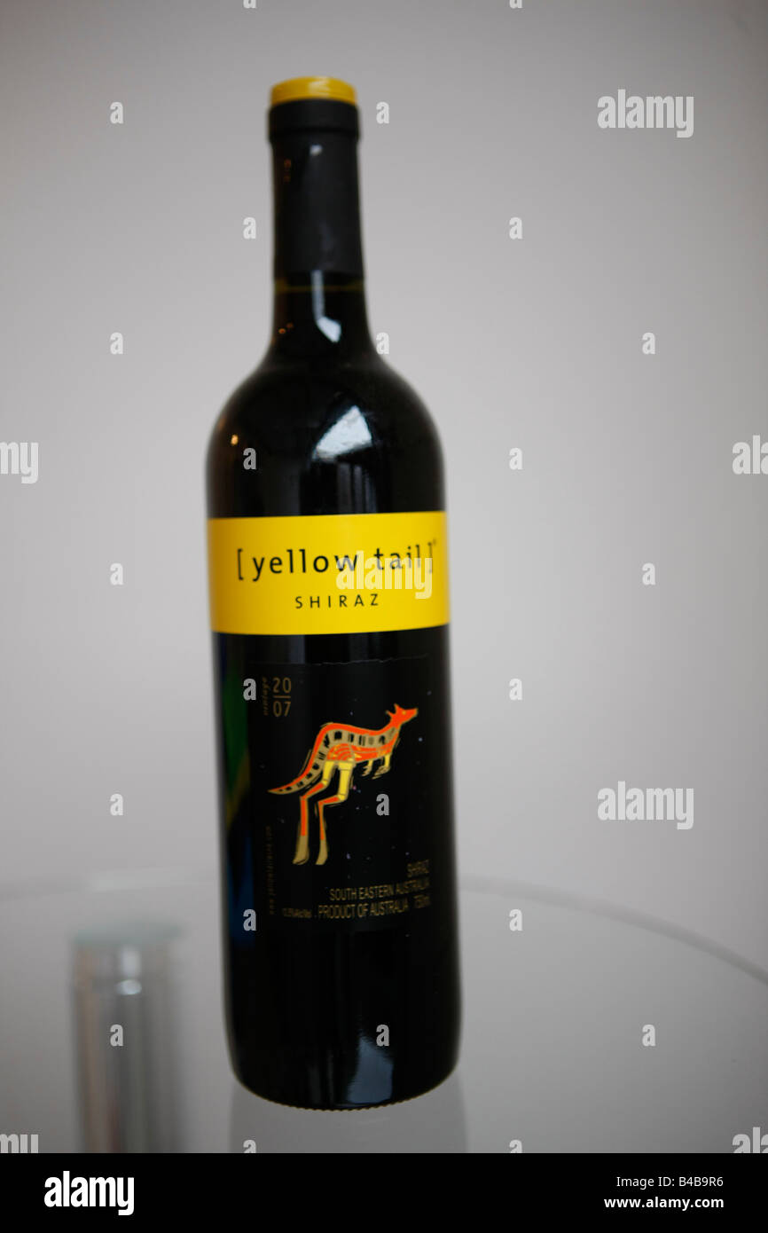 yellow tail shiraz bottle of wine Stock Photo