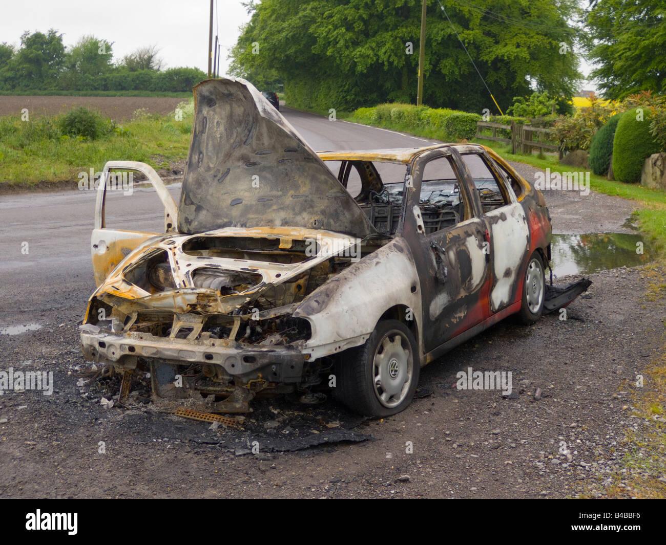 Twocking Torched car hi-res stock photography and images - Alamy