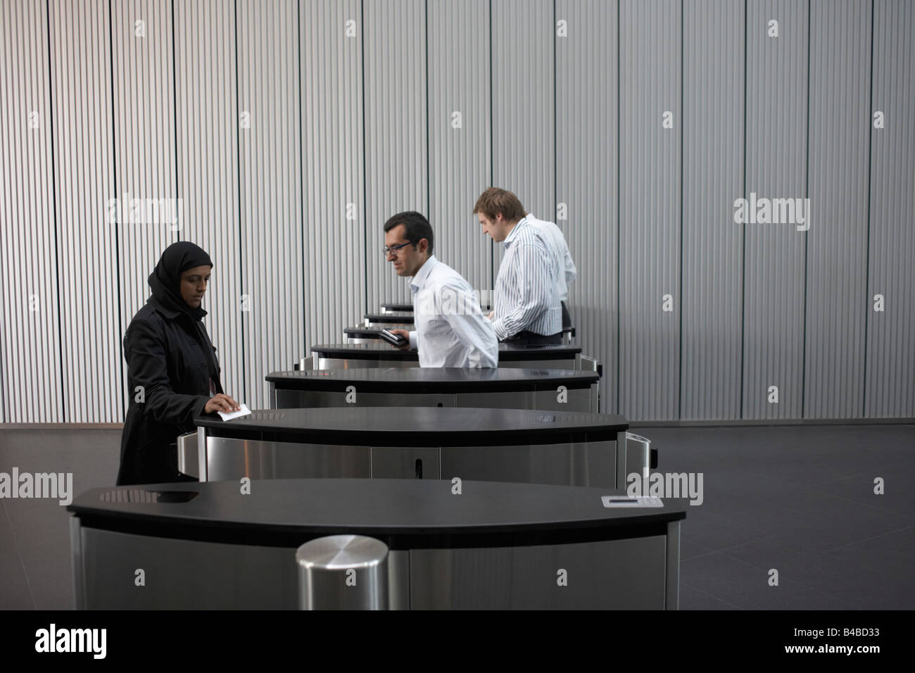 Muslim woman employment britain hi-res stock photography and images - Alamy