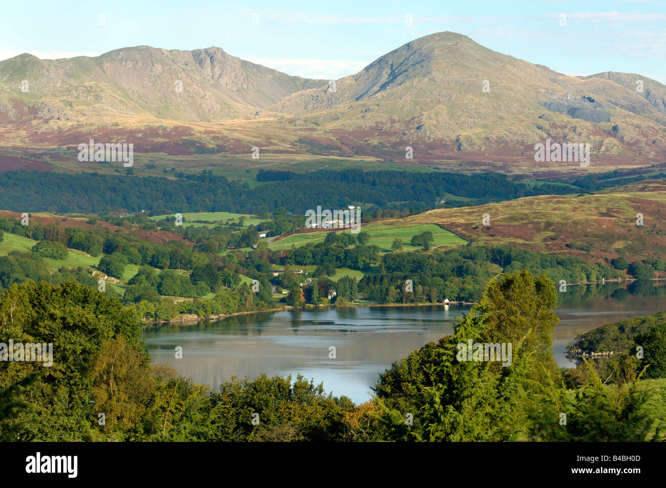 A scenic view of Coniston Water, The Old Man of Coniston, Walna Scar and the Coniston fells Stock Photo