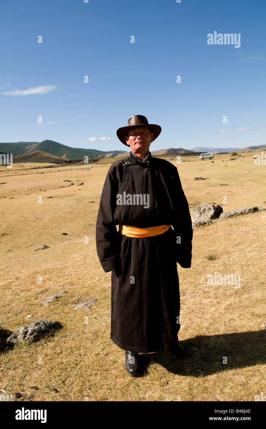 A Mongolian man dressed in traditional cloth Stock Photo - Alamy