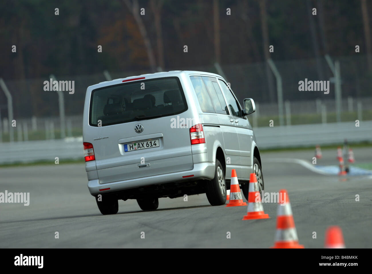 Vw multivan 2 5 tdi hi-res stock photography and images - Alamy